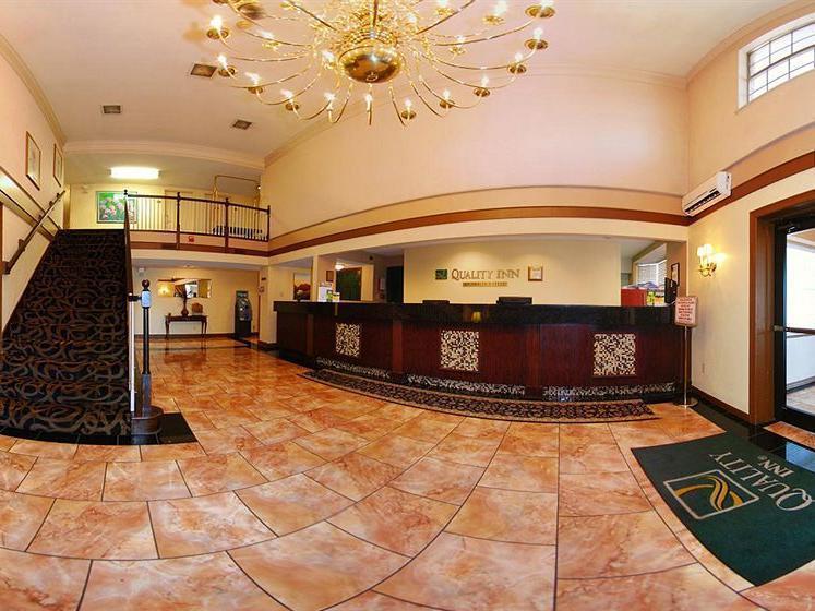 فندق كواليتي إن مطار سانت لويس Woodson Terrace المظهر الخارجي الصورة