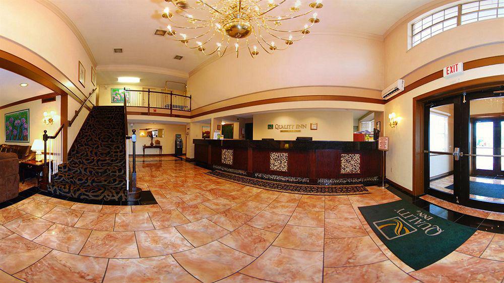 فندق كواليتي إن مطار سانت لويس Woodson Terrace المظهر الخارجي الصورة